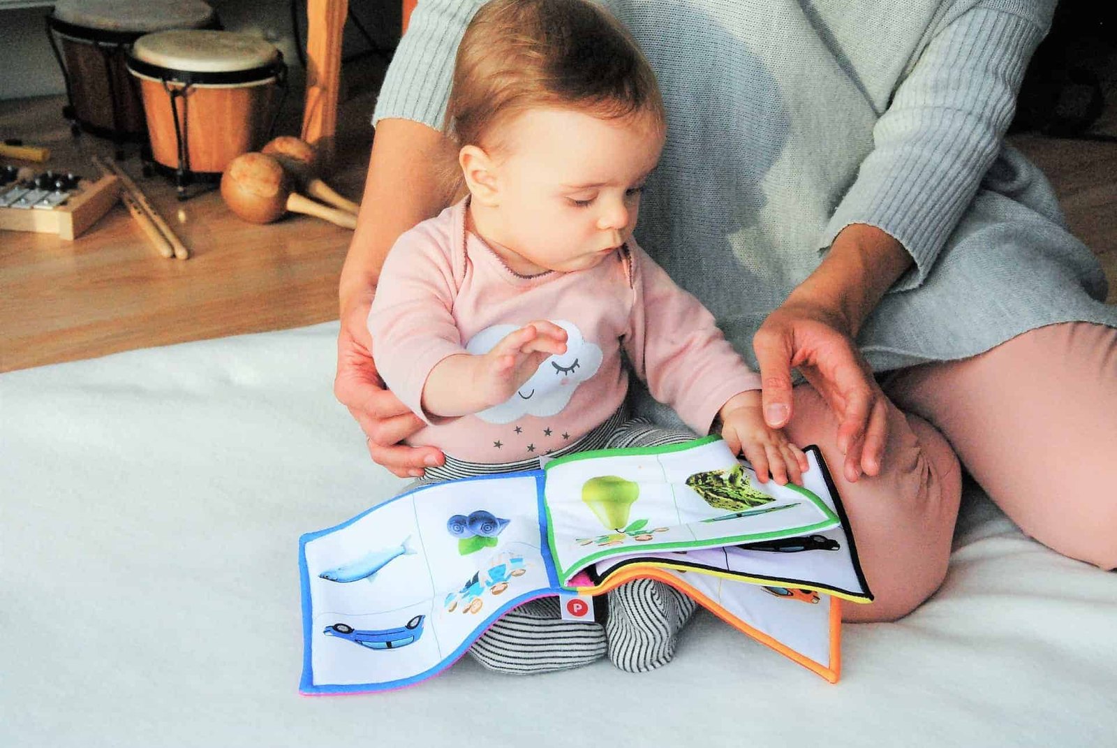 Five reasons why you should read to your baby reading to babies