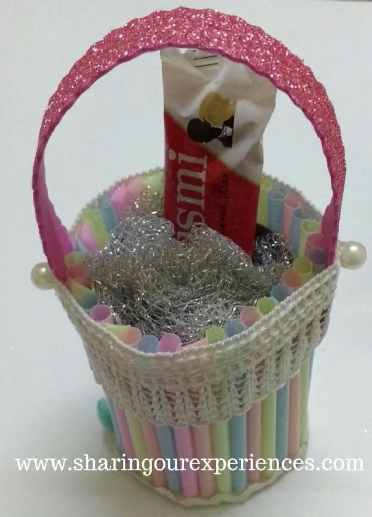 How to make a DIY homemade Easter Basket with Straws